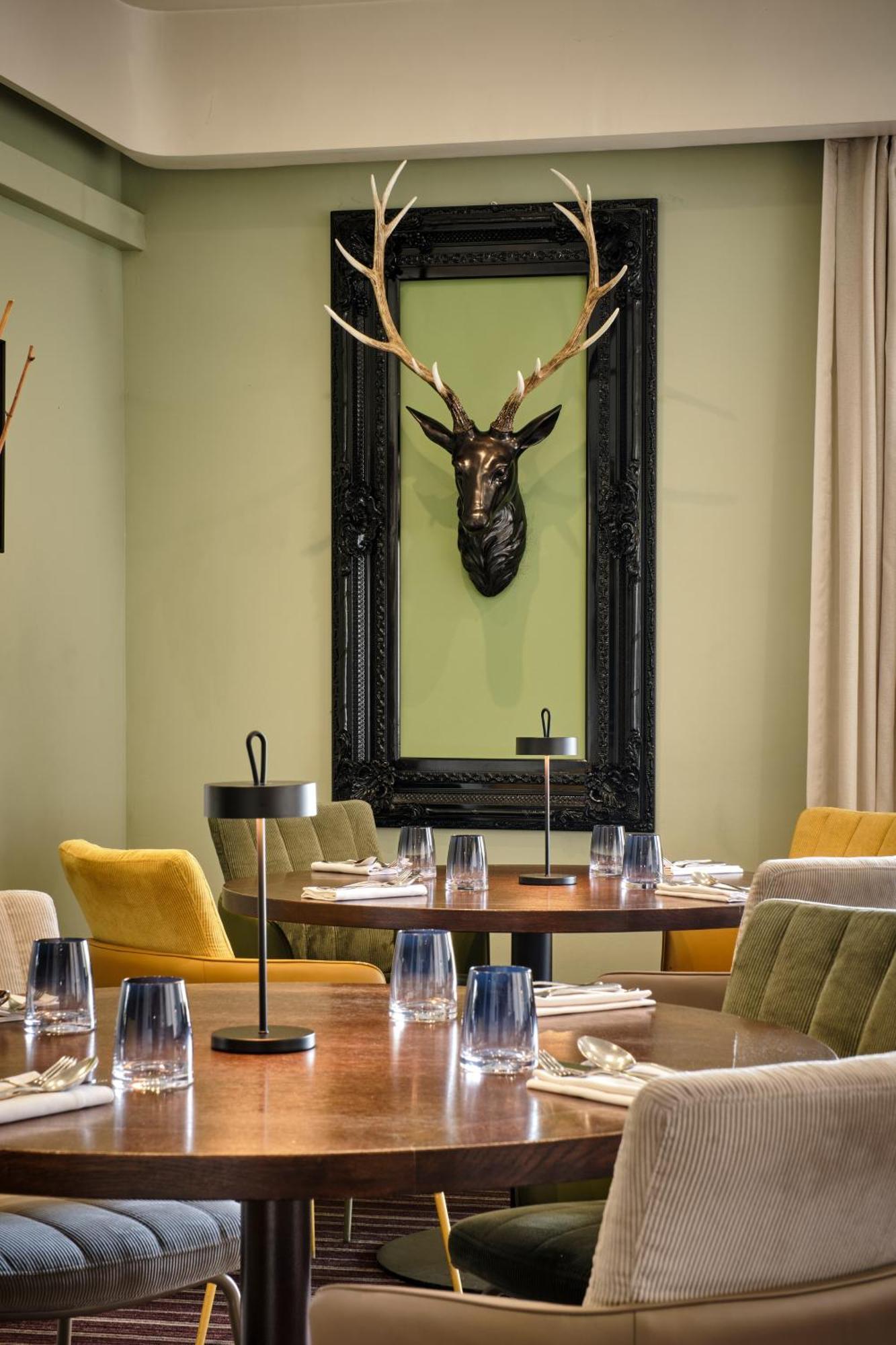 Hotel Restaurant Crystal Erstein Kültér fotó