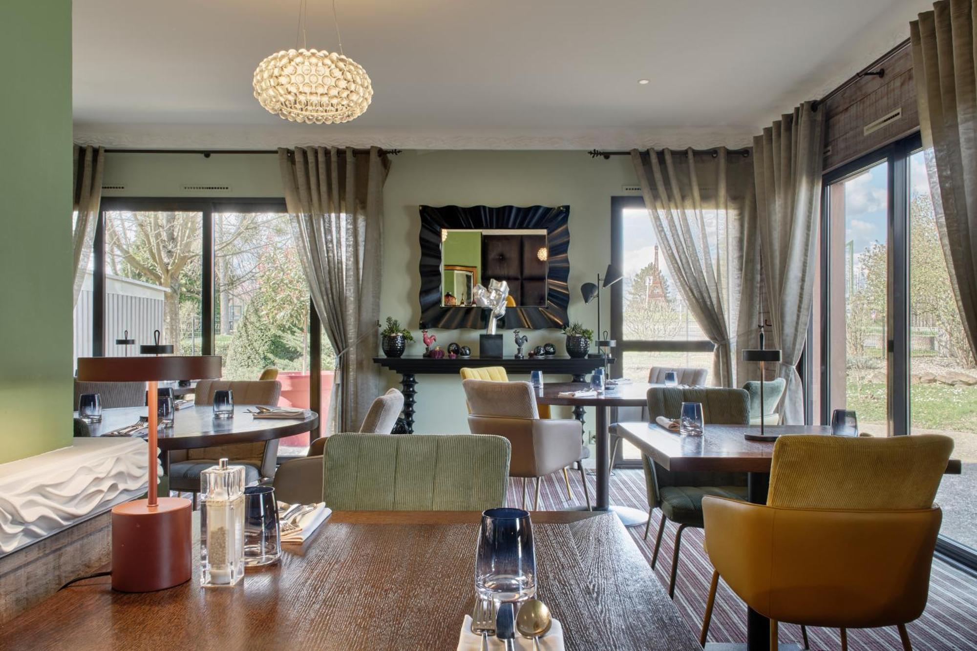 Hotel Restaurant Crystal Erstein Kültér fotó