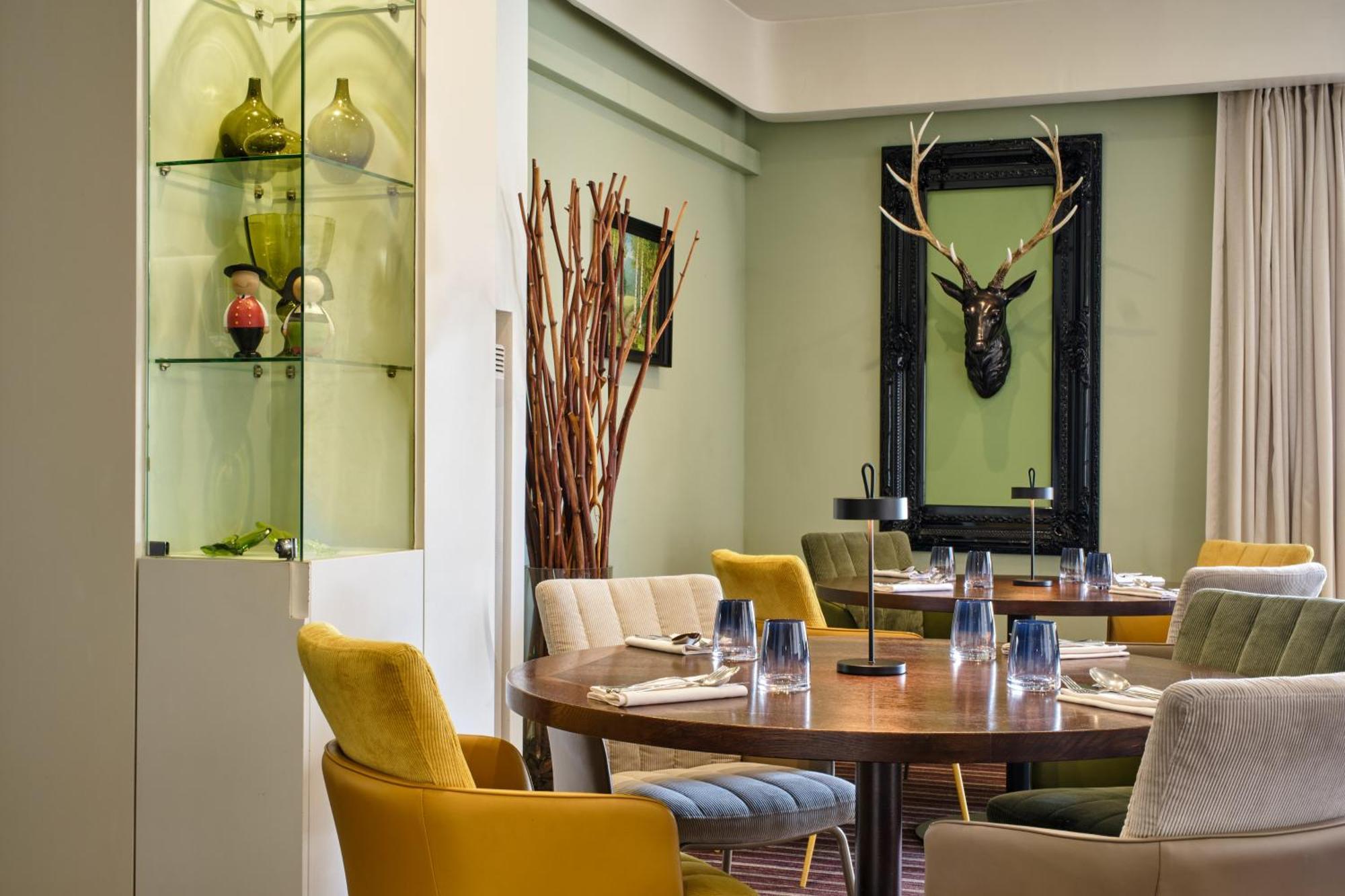 Hotel Restaurant Crystal Erstein Kültér fotó