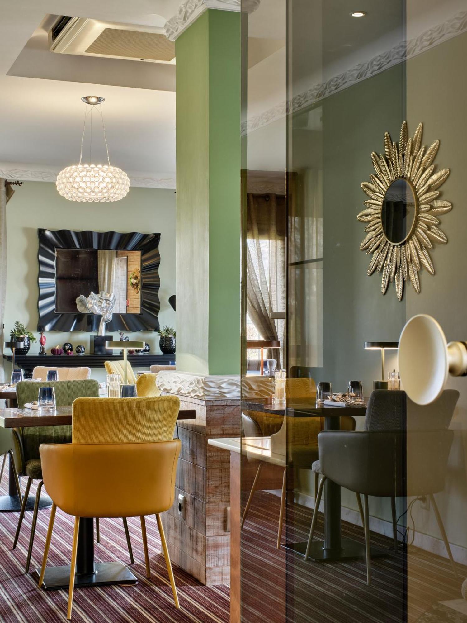 Hotel Restaurant Crystal Erstein Kültér fotó